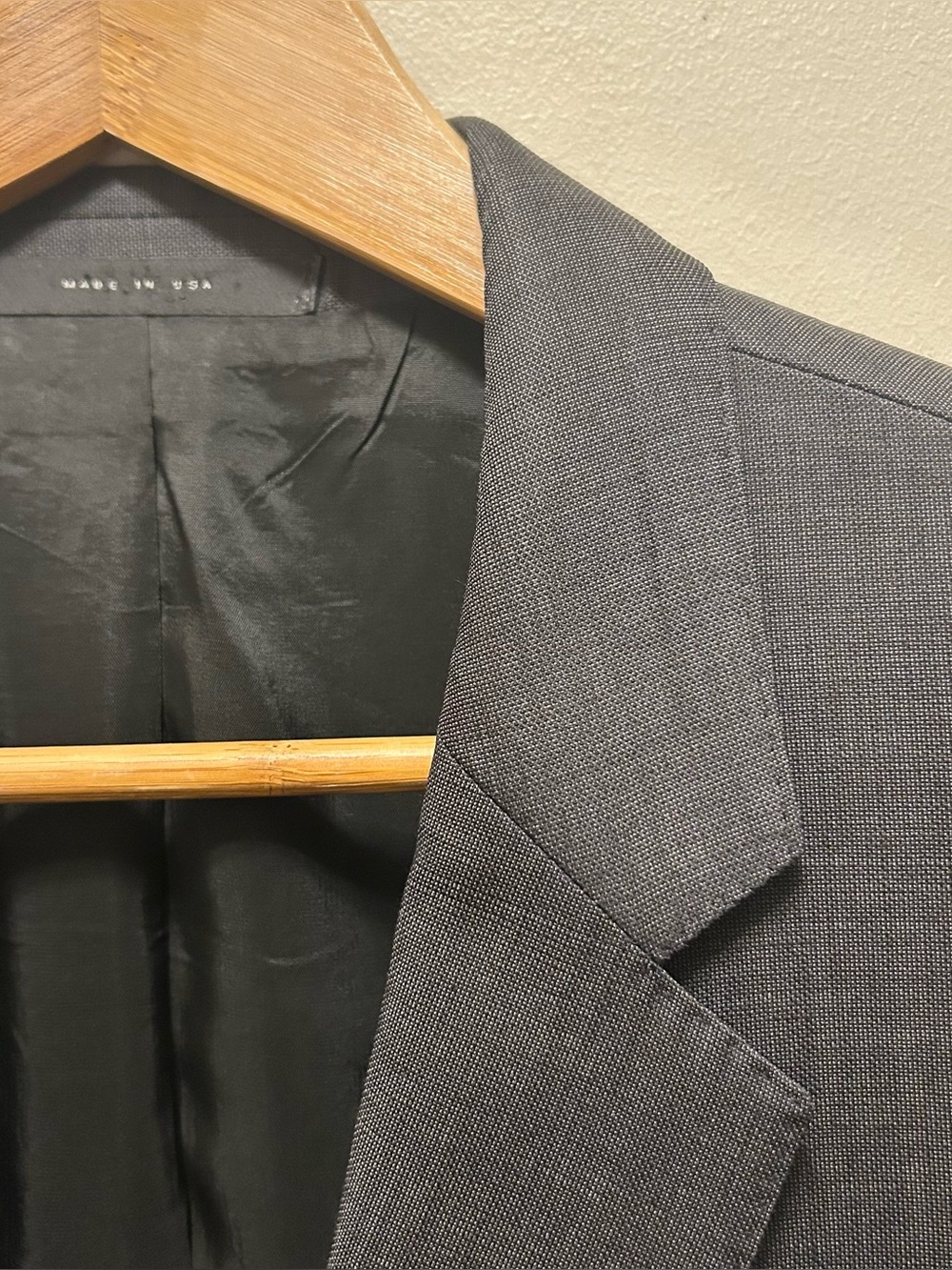 Hugo Boss Men's Charcoal Textured Suit - 44L